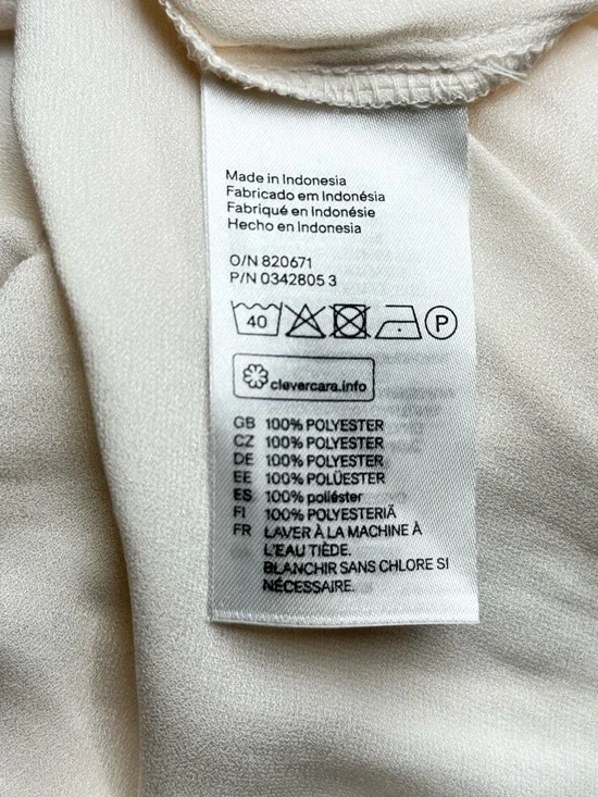 H&M Cream Button-Front Long Sleeve Blouse - Picture 4 of 4